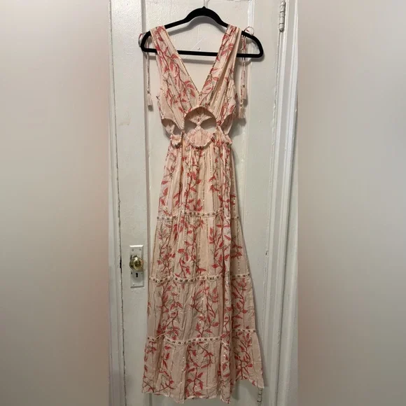 Chic Floral Cut-Out Maxi Dress - Picture 2 of 9